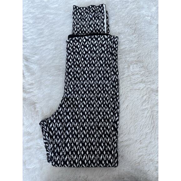 Lysse women's sz. M blk & white design bottom zipper pants. Pretty, comfortable - Picture 15 of 16